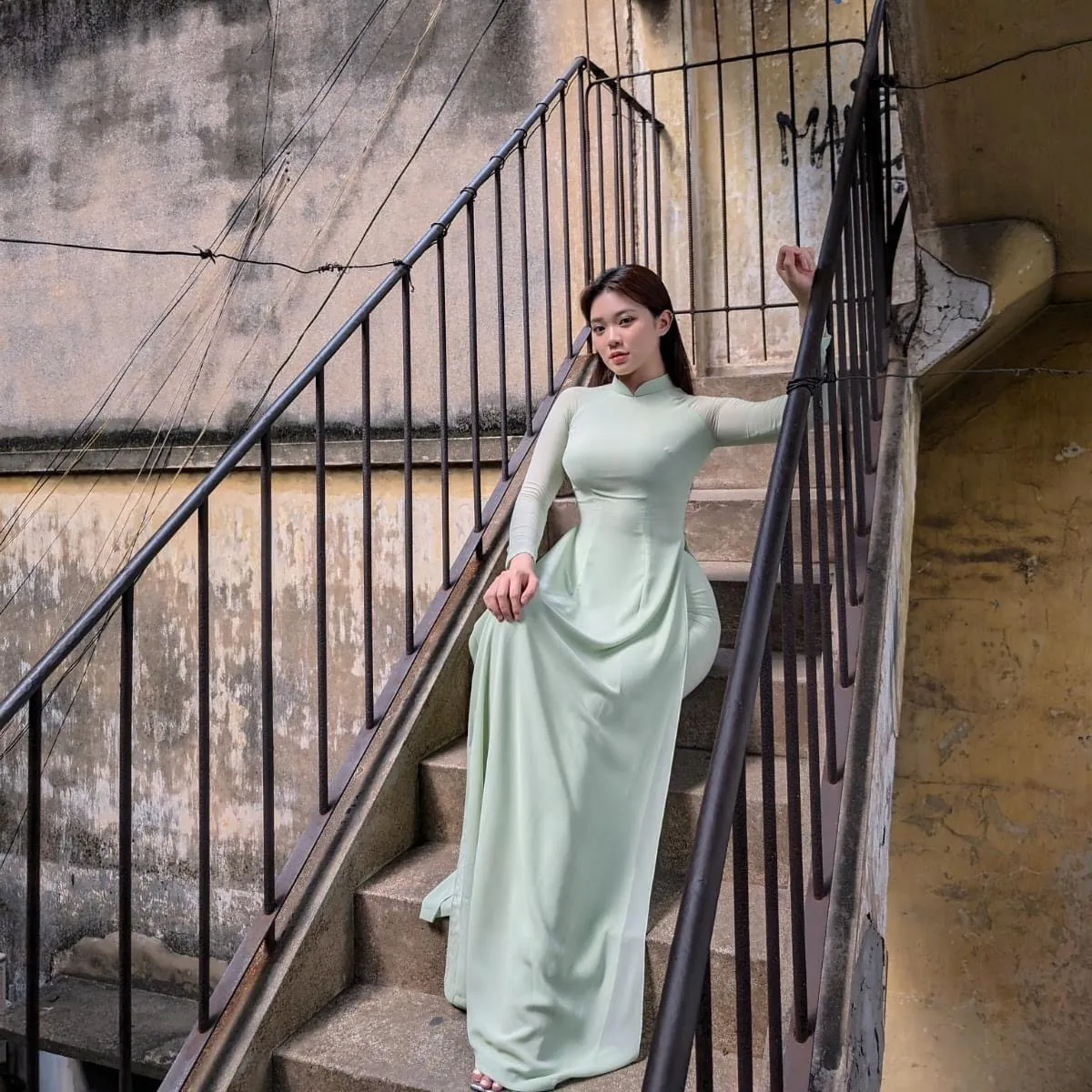 Min Bridal